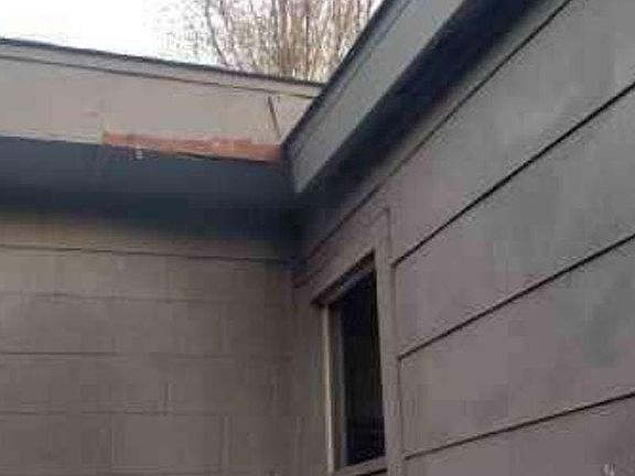 4th image of 406 E Rose Dr