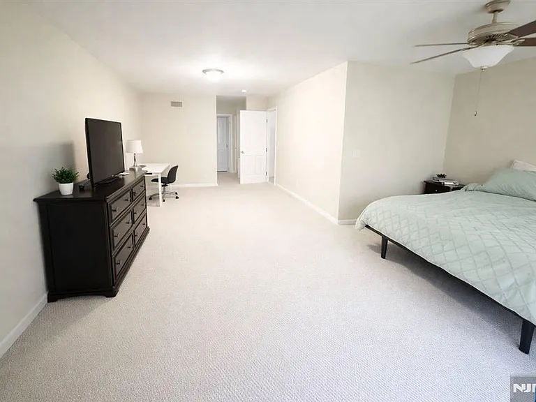 244 Butternut Dr — Photo 8