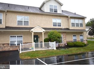 4 Stuart Dr, Norristown, PA 19401