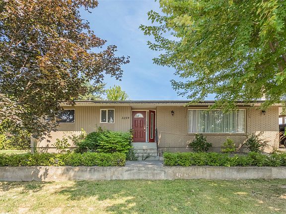 2nd image of 3259 Saint Amand Rd