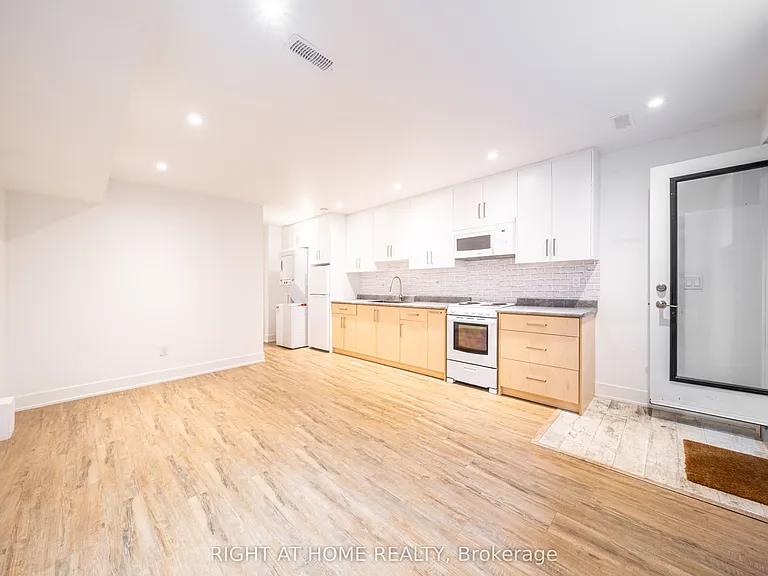 49B East Dr #BASEMENT — Photo 2
