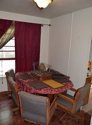 3rd image of 4726 Castle Stream Dr