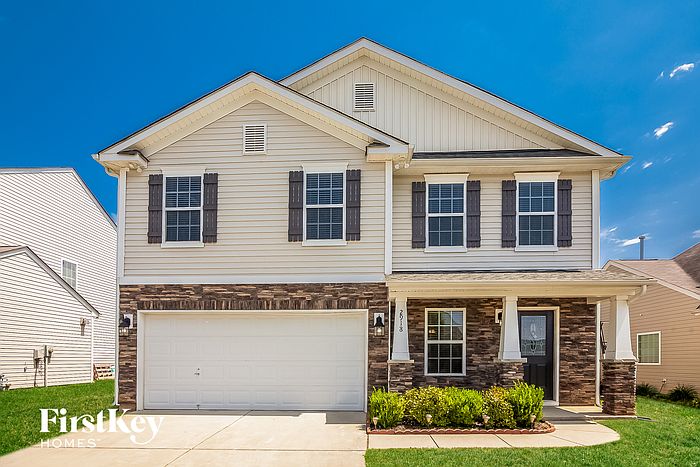 1st image of 2918 Village Center Dr