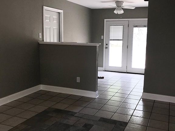 4th image of 220 Briarwood Dr