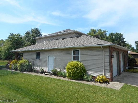 3rd image of 7734 W 130th St