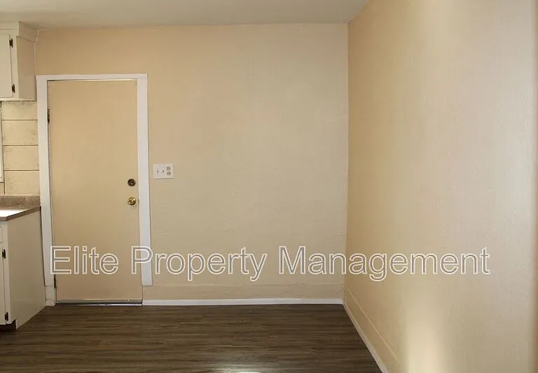 1026 W 13th St — Photo 7