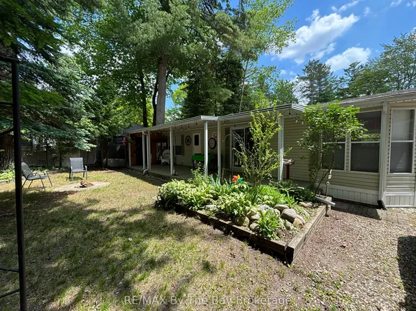 85 Theme Park Dr #154, Wasaga Beach, ON L9Z 1X7