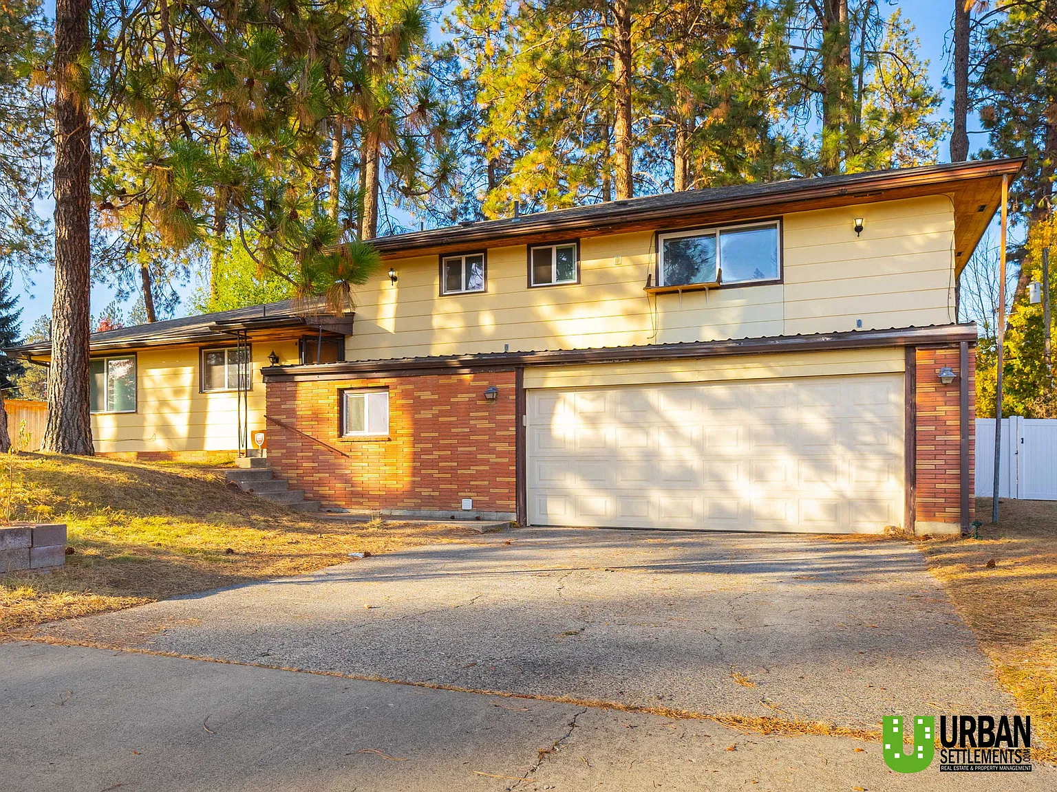 4 bed, 2300 sqft, $1,950 — Photo 2