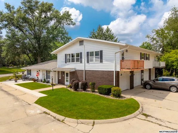 1008 Ellis Dr APT 6, Charles City, IA 50616