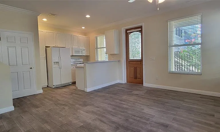 1112 Islamorada Ln — Photo 4