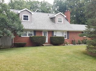 2115 Cumberland Rd, Lansing, MI 48906