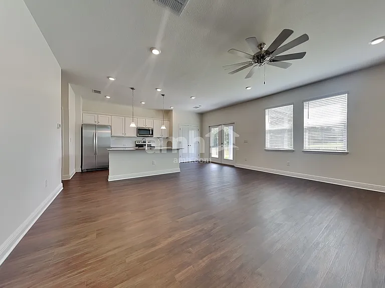 27438 Saint Andrews Ave — Photo 10