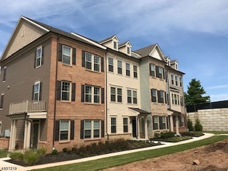 1st image of 8 Braeburn Court
