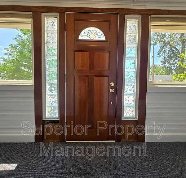 611 Seymour Ave — Photo 3