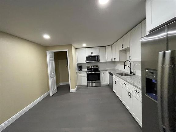 3rd image of 648 W Webster Ave #A
