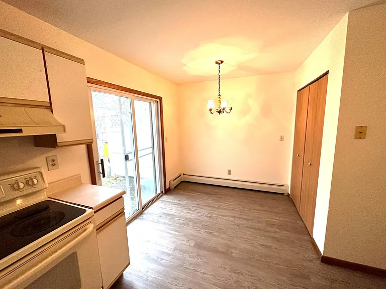 23 Warsaw Ave #22 — Photo 5
