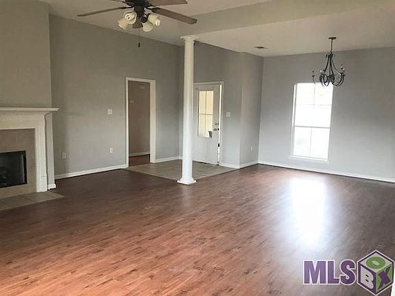 5th image of 23868 Rosemont Dr