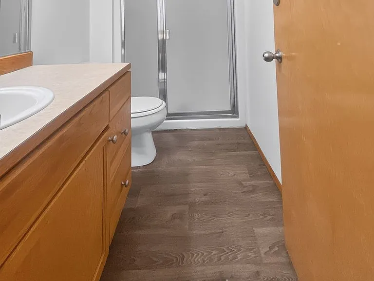 4245 8th Ave NE #B — Photo 6