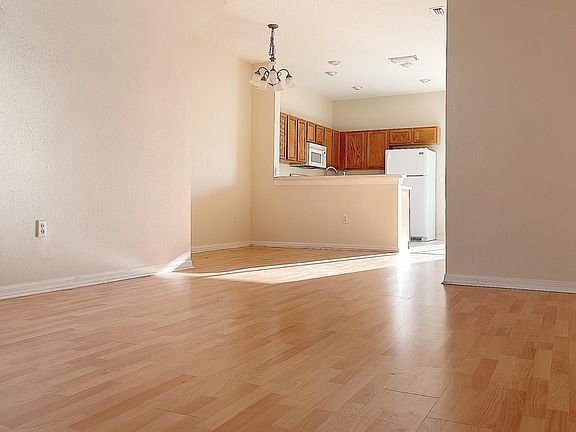 3rd image of 12748 Country Brook Ln