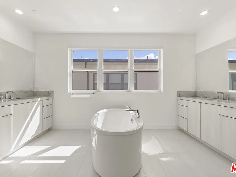 11758 N Hillsborough Ln — Photo 24