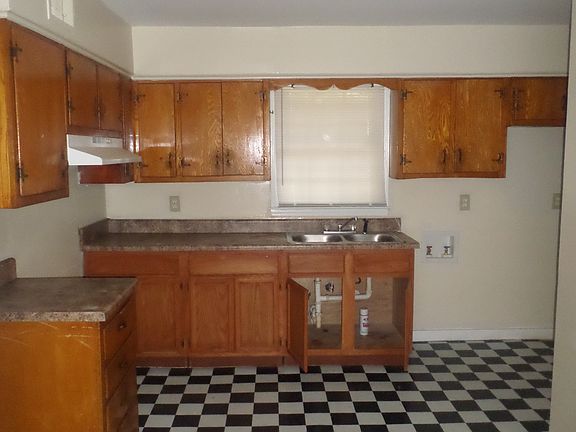 4th image of 500 Clower Ave