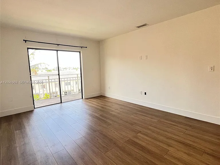 8425 NW 8th St #406 — Photo 20