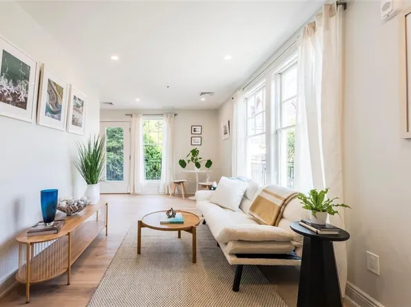 10 Brown & Howard Wharf #107, Newport, RI 02840