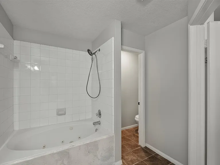18103 Gravenhurst Ln — Photo 26