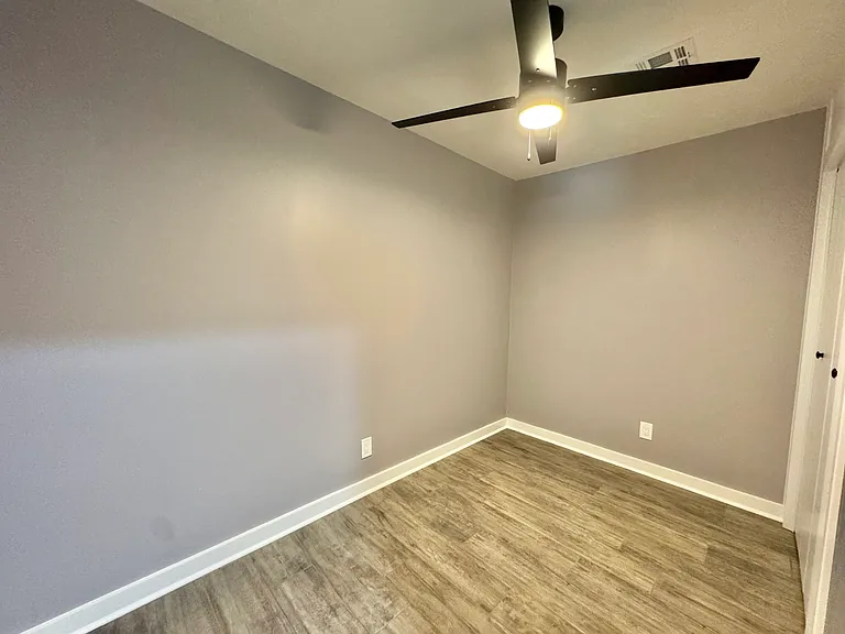2144 Westchester Dr — Photo 27