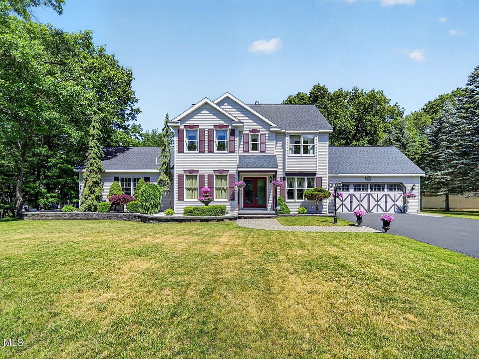 1st image of 10 Victorian Drive