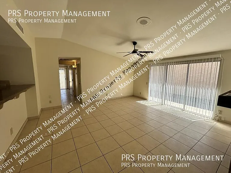 1762 W Colt Rd — Photo 10