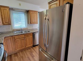 807 W 29th St, Cedar Falls, IA 50613