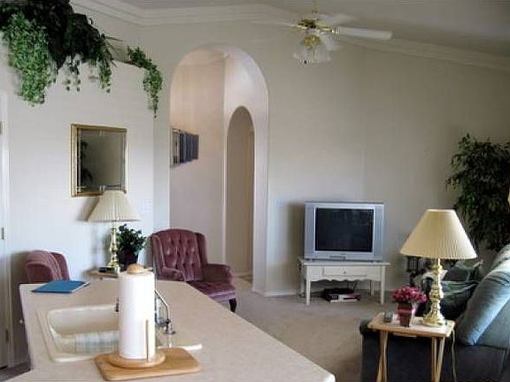 Kitchen into Livingroom