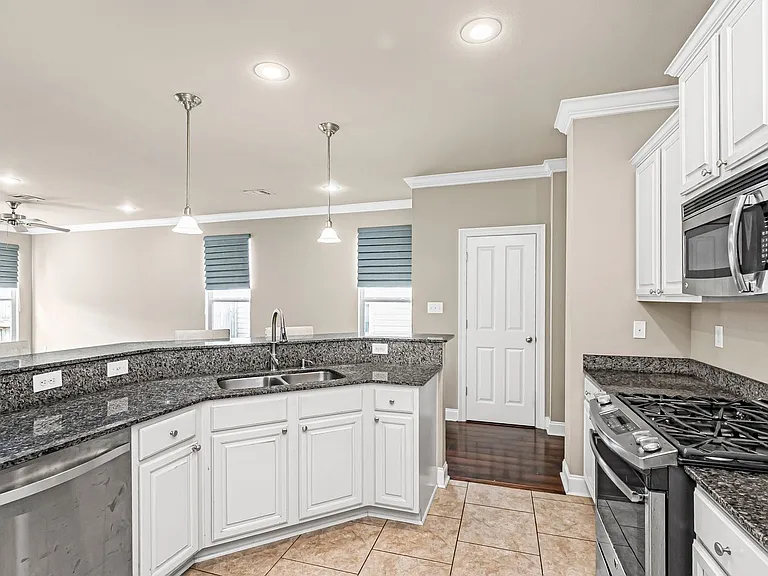 18177 Pinehurst Dr — Photo 5