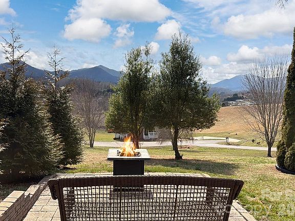 5th image of 65 Lawson Ridge Rd