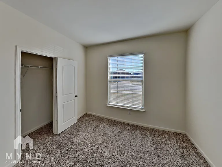 421 Micah Ln — Photo 13