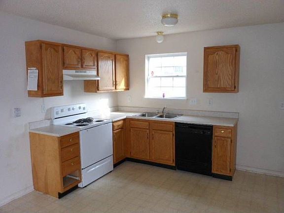 3rd image of 7311 Kimble Dr