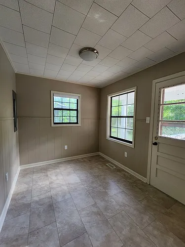 106 Louisa St Photo 1