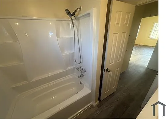 626 W 74th St #6 — Photo 2