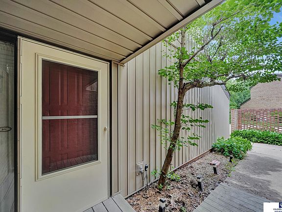 4th image of 2919 Park Place Dr