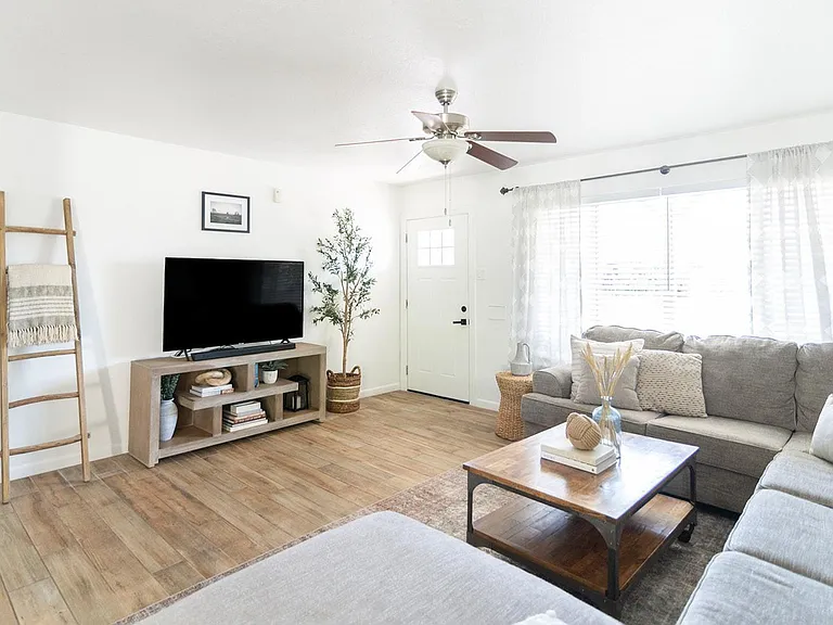 7435 E Granada Rd — Photo 17