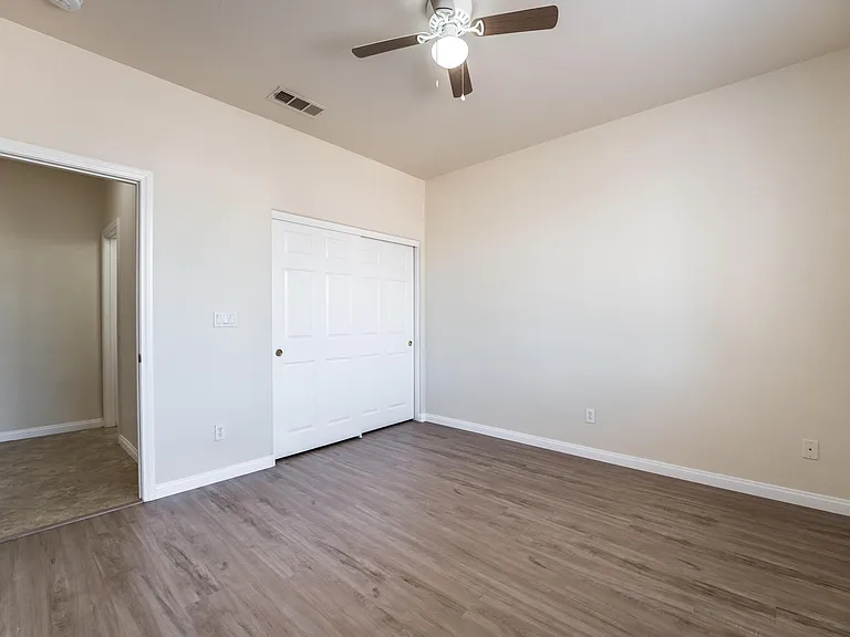4828 Whisper Lake Ave — Photo 12