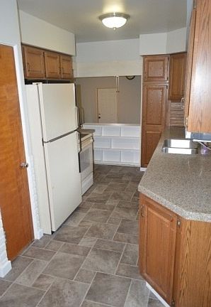 3rd image of 2526 Belfast Ave SE