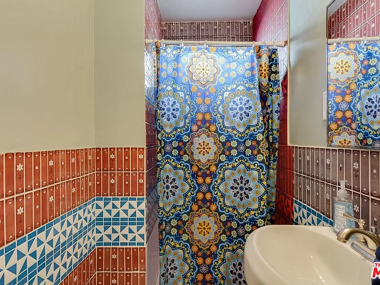 6659 Amigo Ave — Photo 34