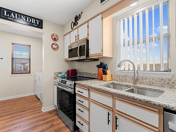 4th image of 186 Bunker Ridge Drive #9