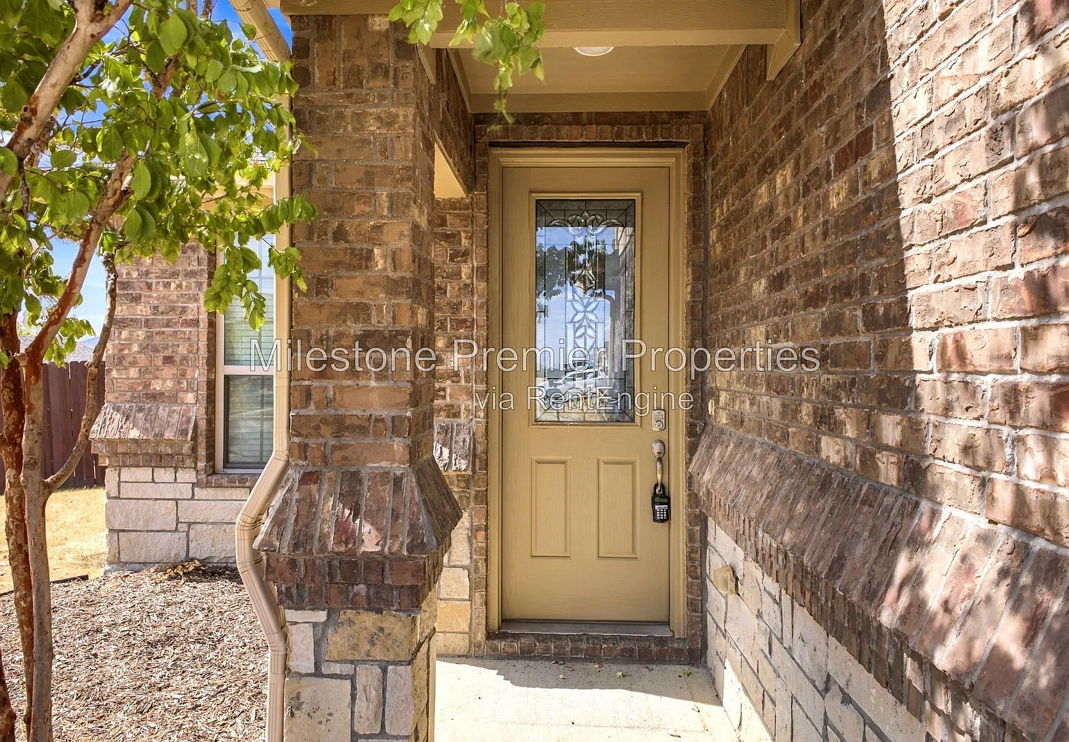 3 bed, 2.5 bath, 1484 sqft, $1,750 — Photo 3