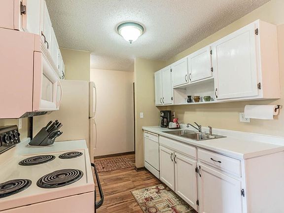 5th image of 401 E Burnsville Pkwy APT 204