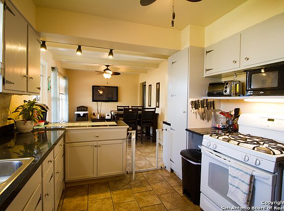 5th image of 4719 Trailwood Dr