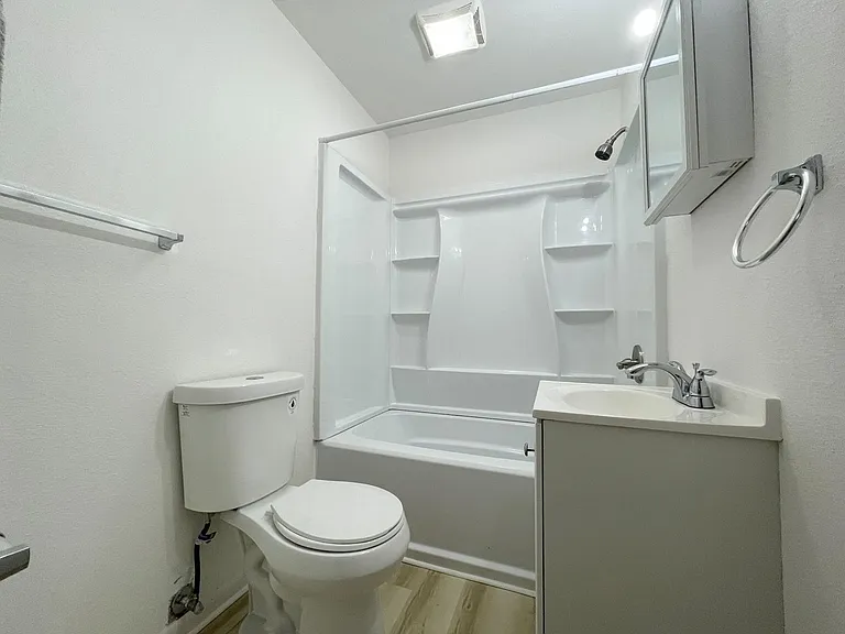 1019 College Ln — Photo 11