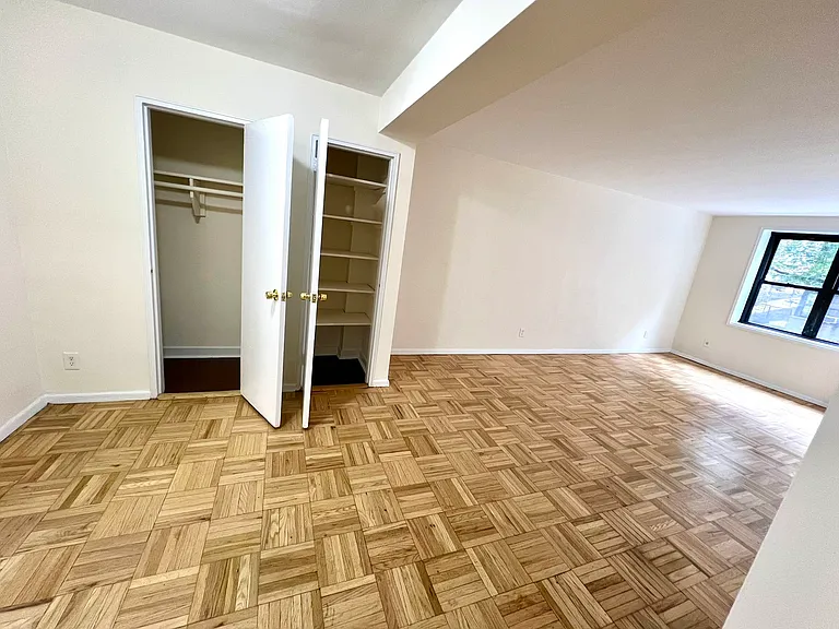 4439 Broadway #1C — Photo 7